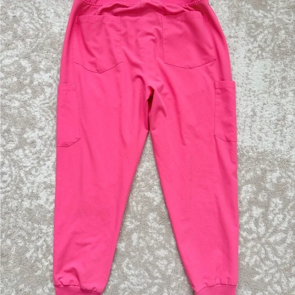 Mandala performance azalea *discontinued* v neck top and jogger scrub set - Picture 6 of 8
